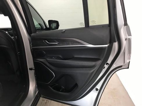 New 2025 Jeep Grand Cherokee Limited 4xe w/ Luxury Tech Group II image 33