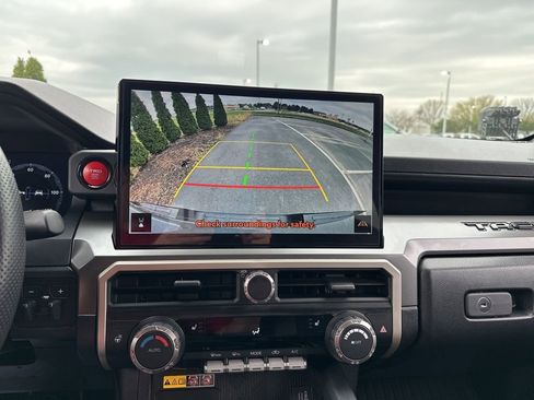 Used 2024 Toyota Tacoma TRD Off-Road w/ TRD Off Road Upgrade Package image 21