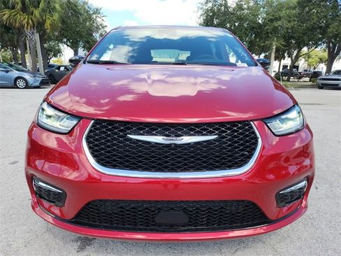 New 2026 Chrysler Pacifica Select image 6