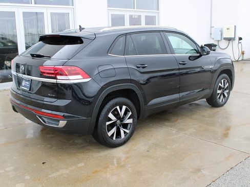 Certified 2023 Volkswagen Atlas Cross Sport SE image 6