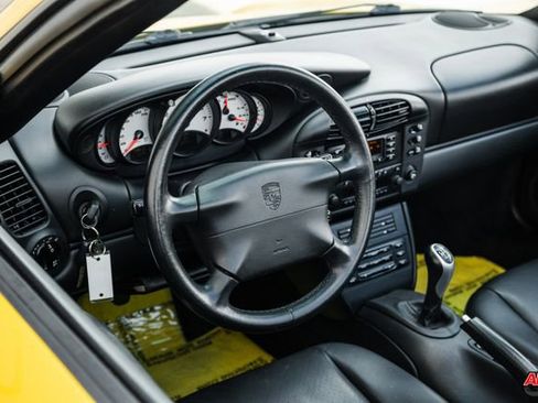 Used 2000 Porsche 911 Carrera 4 image 6