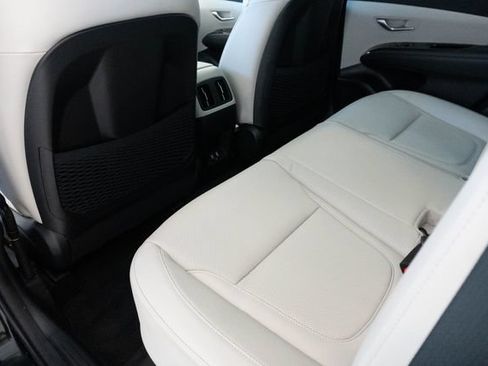 Used 2024 Hyundai Tucson Limited AWD/4WD image 11
