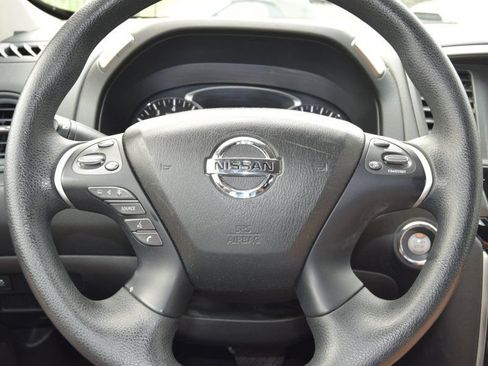 Used 2019 Nissan Pathfinder S AWD/4WD image 23