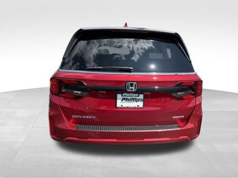 Used 2025 Honda Odyssey Touring image 11