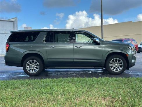 Used 2023 Chevrolet Suburban Premier RWD image 9