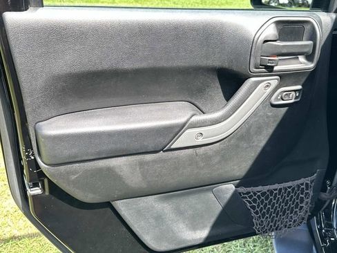 Used 2017 Jeep Wrangler Unlimited Sahara w/ Dual Top Group image 19