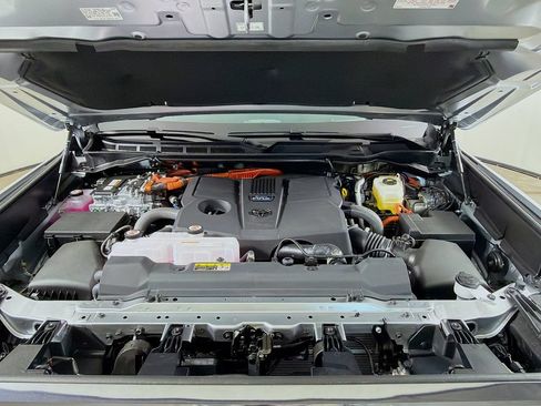 New 2026 Toyota Tundra Platinum AWD/4WD image 26