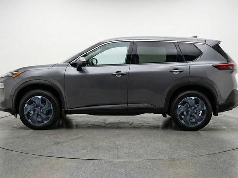 Used 2025 Nissan Rogue SV image 5