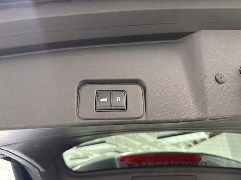 Used 2023 Nissan Rogue SL AWD/4WD image 11