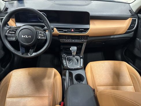 Used 2024 Kia Seltos EX image 7