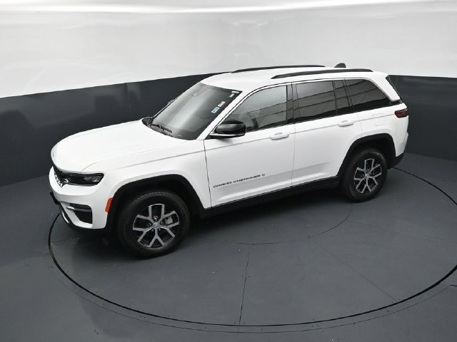 Certified 2025 Jeep Grand Cherokee Limited AWD/4WD image 14