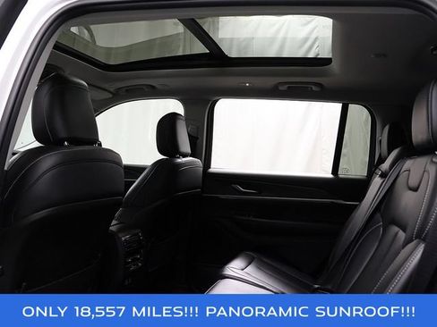 Used 2023 Jeep Grand Cherokee L Limited AWD/4WD image 14