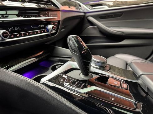 Certified 2022 BMW M550i xDrive w/ Premium Package image 19