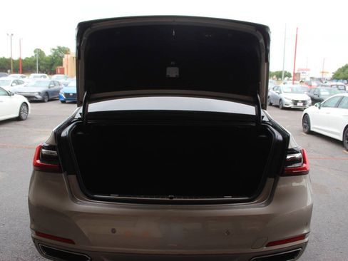Used 2022 BMW 740i xDrive AWD/4WD image 17