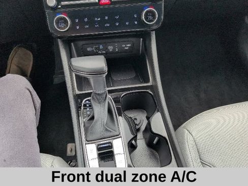Used 2025 Hyundai Santa Cruz Limited AWD/4WD image 6
