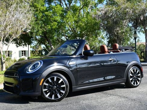 Used 2024 MINI Cooper S w/ Signature Upholstery Package FWD image 21