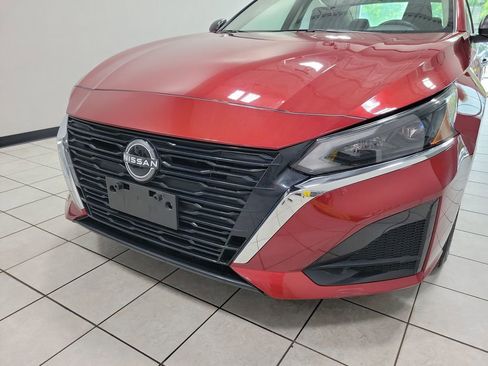 Used 2024 Nissan Altima 2.5 SV FWD image 22