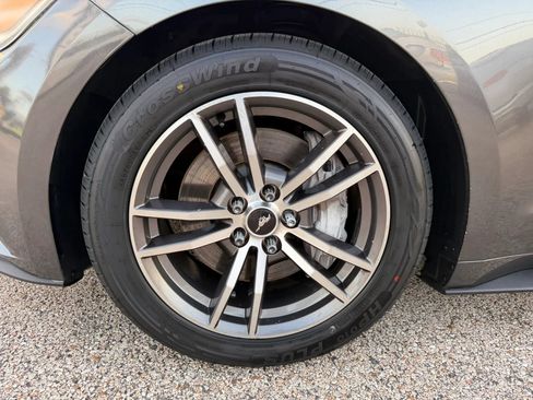Used 2017 Ford Mustang GT RWD image 13
