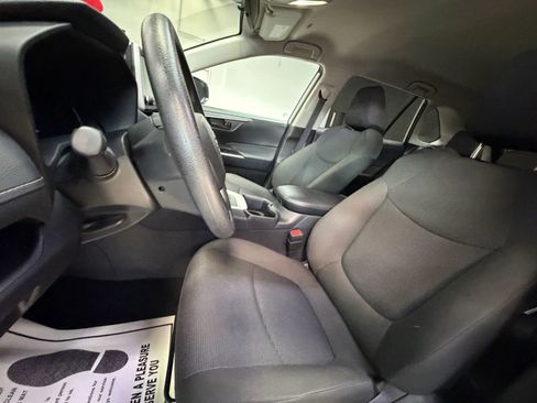 Used 2025 Toyota RAV4 LE image 37