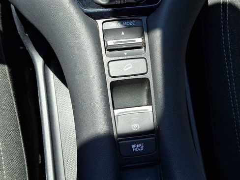 Used 2023 Honda HR-V LX image 24
