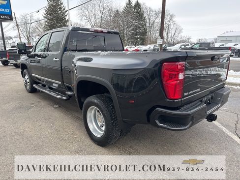 Used 2024 Chevrolet Silverado 3500 High Country w/ Technology Package image 3