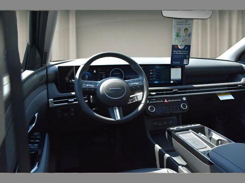 New 2025 Hyundai Tucson Limited image 11