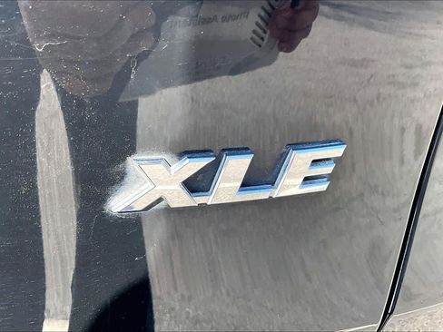 Used 2019 Toyota RAV4 XLE w/ Convenience Package image 10