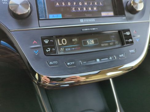 Used 2013 Toyota Avalon Limited FWD image 25