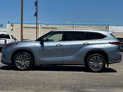 Used 2022 Toyota Highlander Platinum AWD/4WD image 5
