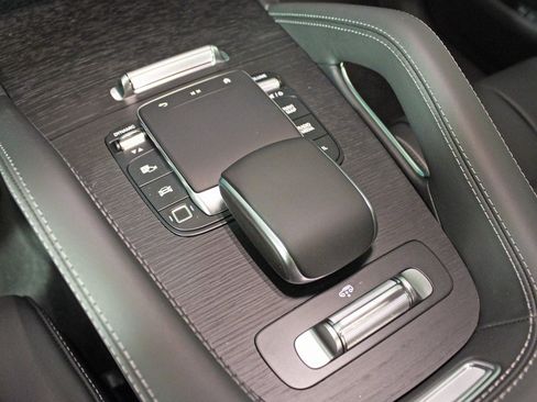 New 2026 Mercedes-Benz GLS 580 4MATIC image 26