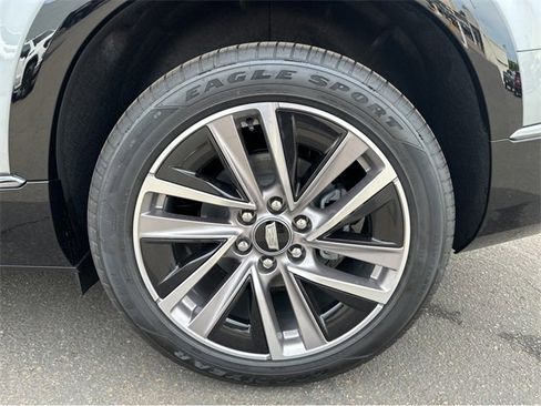 New 2026 Cadillac Vistiq Sport w/ LPO, Floor Liner Package image 17