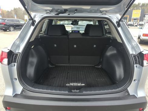 Used 2024 Toyota Corolla Cross LE image 28
