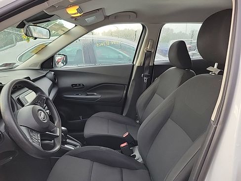 Used 2023 Nissan Kicks S FWD image 6