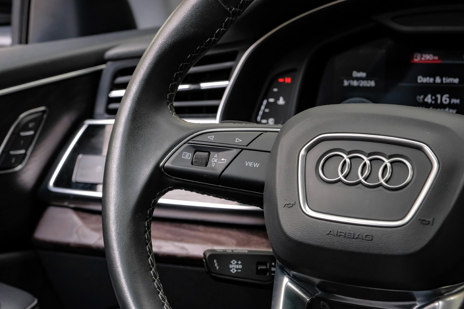 Used 2023 Audi Q8 Premium Plus w/ Premium Plus Package AWD/4WD image 21
