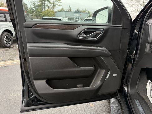 Used 2022 Chevrolet Tahoe Z71 w/ Luxury Package image 28