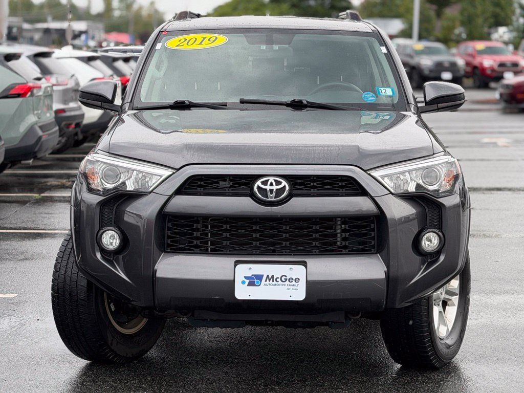Used 2019 Toyota 4Runner SR5 AWD/4WD image 2