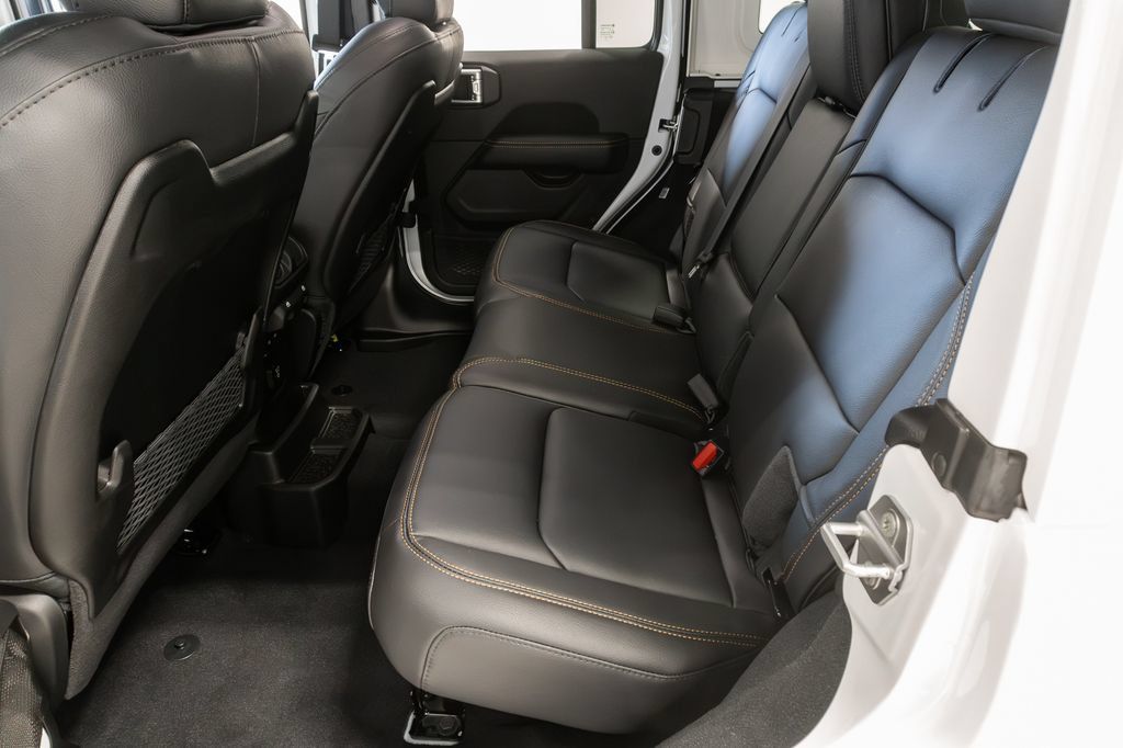 New 2027 Jeep Wrangler Unlimited Sahara AWD/4WD image 24