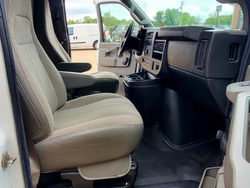 Used 2019 Chevrolet Express 2500 image 14