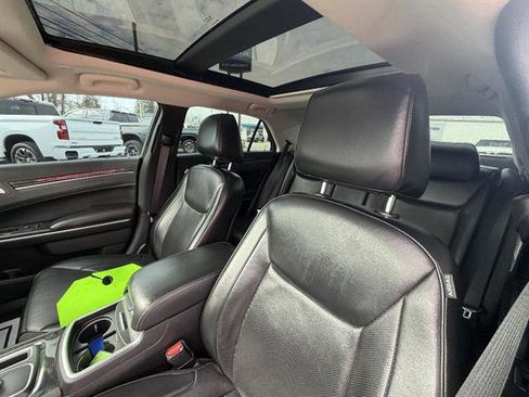 Used 2019 Chrysler 300 Limited image 25