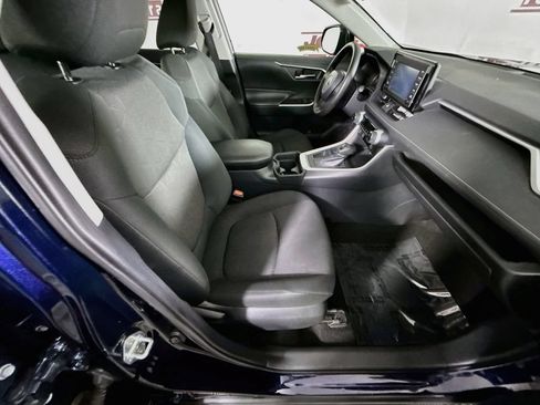 Used 2019 Toyota RAV4 XLE w/ Convenience Package FWD image 30