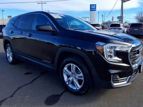 Used 2022 GMC Terrain SLE image 8