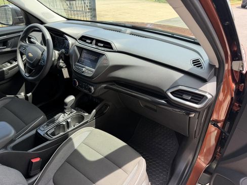 Used 2021 Chevrolet TrailBlazer LS FWD image 17