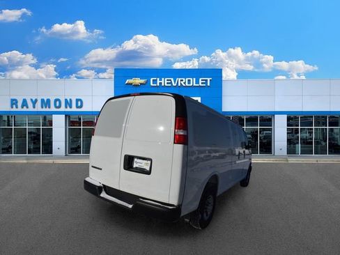 New 2025 Chevrolet Express 3500 Extended w/ Driver Convenience Package RWD image 4