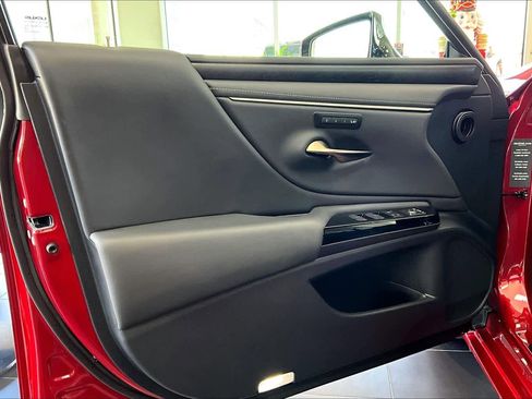 Used 2024 Lexus ES 250 w/ Premium Package image 38