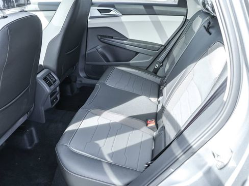 New 2025 Volkswagen Taos SE image 34