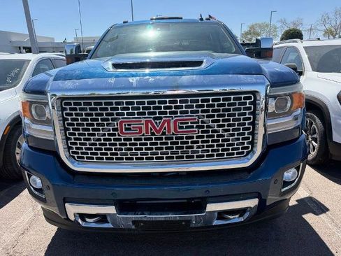 Used 2017 GMC Sierra 2500 Denali w/ Duramax Plus Package AWD/4WD image 4