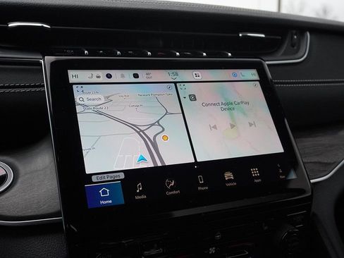 Used 2025 Jeep Grand Cherokee Limited image 46