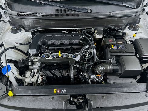 Used 2025 Hyundai Venue SEL FWD image 32