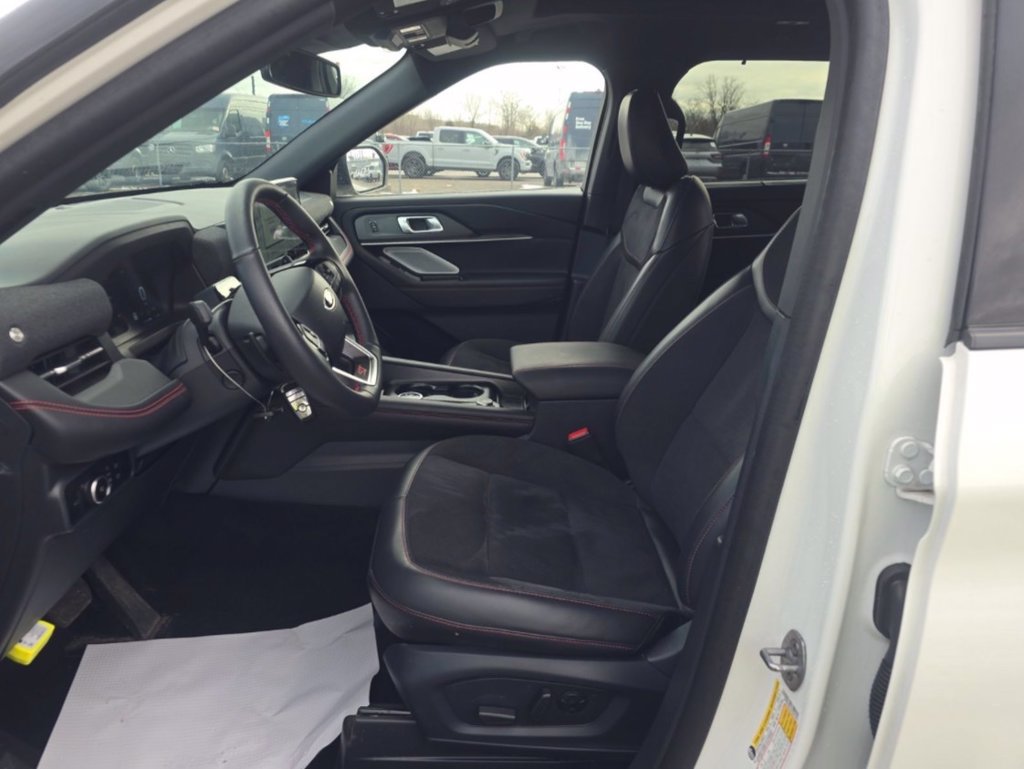 Used 2025 Ford Explorer ST AWD/4WD image 6