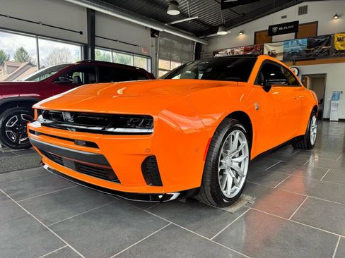 Used 2026 Dodge Charger Scat Pack w/ Wheel & Tire Package image 1